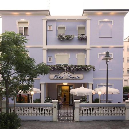 Hotel Trieste Cesenatico Exterior photo