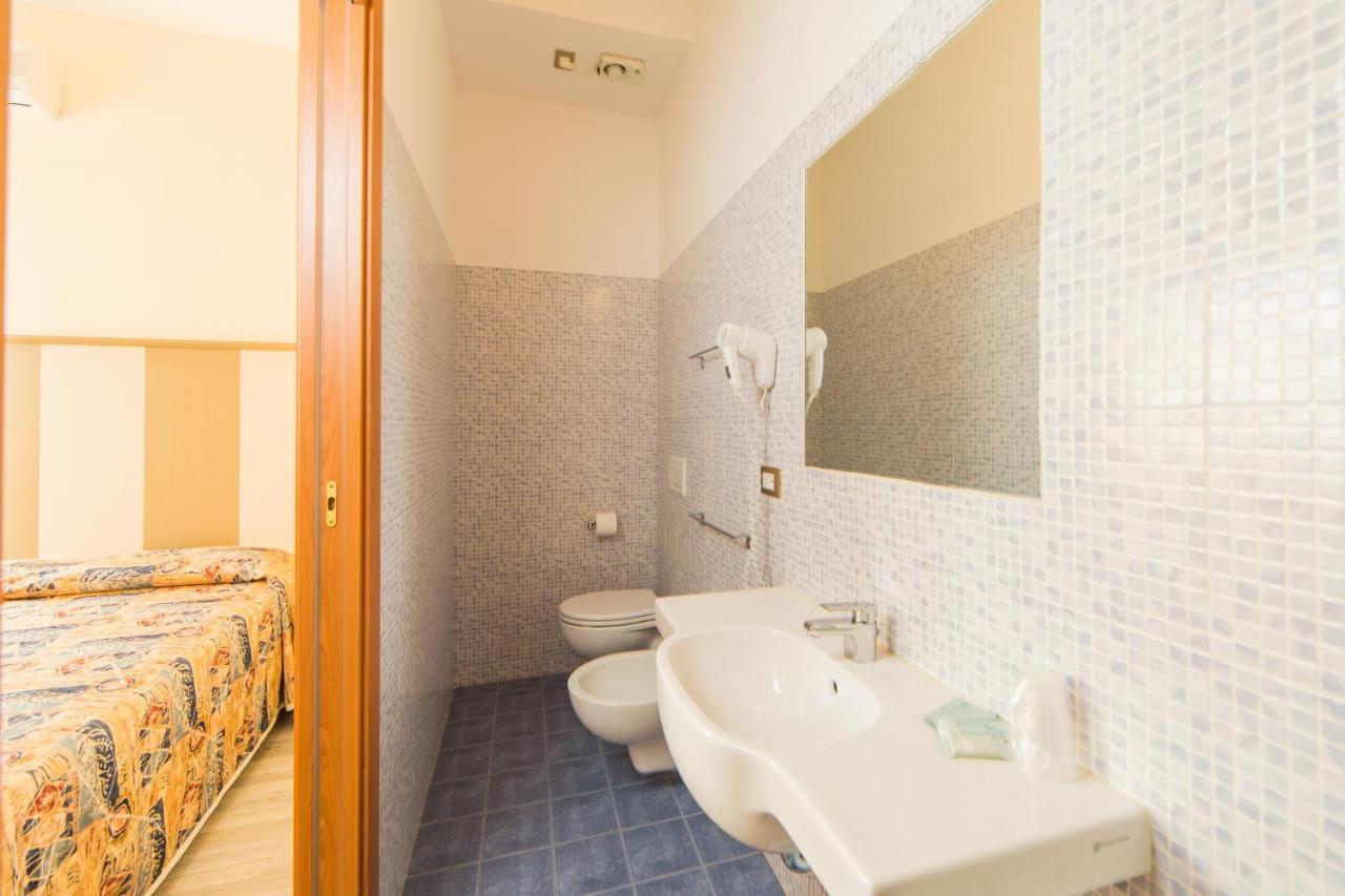 Hotel Trieste Cesenatico Room photo