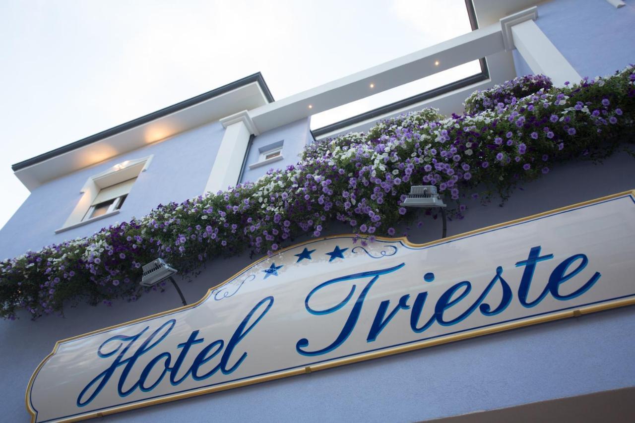 Hotel Trieste Cesenatico Exterior photo